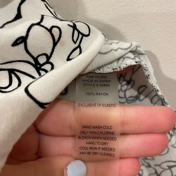 Soft Surroundings Maxi Skirt Abstract Modern Contemporary Women’s size Small - Picture 6 of 7